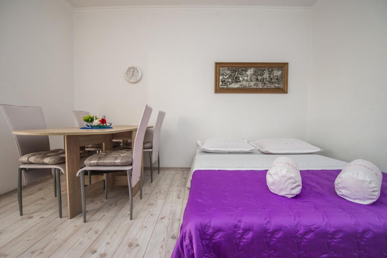 Apartments Nino Podstrana Eksteriør billede