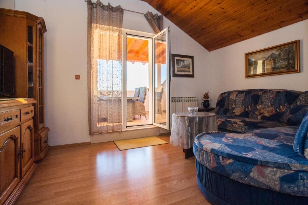 Apartments Nino Podstrana Eksteriør billede